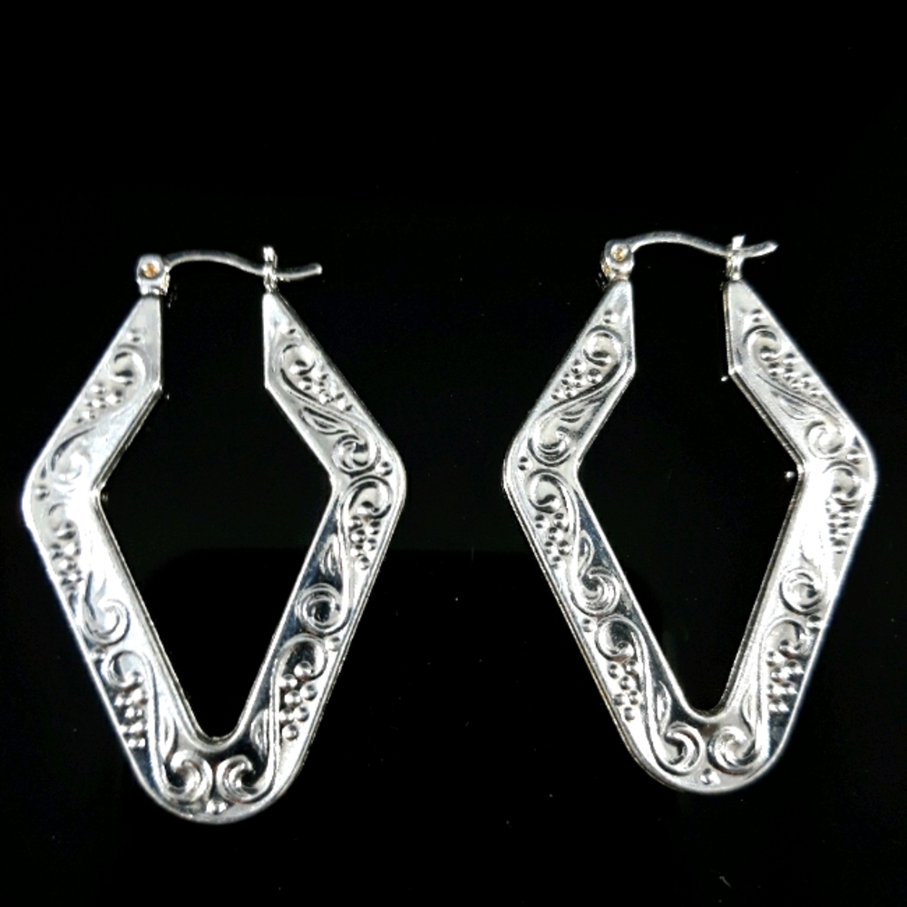 Bali Style Sterling Silver Oval Hoop Earrings